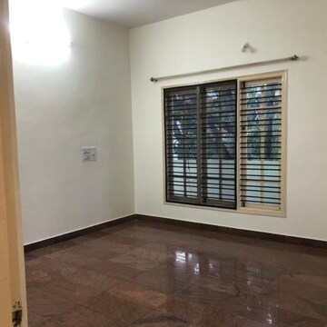 Room in 3 BHK Apartment at Padmanabha Nagar – for Rent