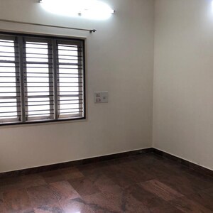Room in 3 BHK Apartment at Padmanabha Nagar – for Rent