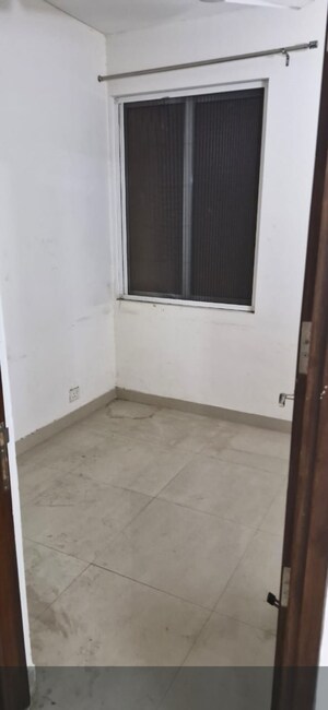 Room in 2 BHK Apartment at M3M Woodshire, Sector 107 – for Rent