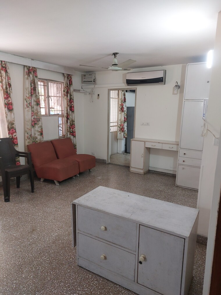 undefined, east of kailash 1.5 Bedroom 1000 Sq.Ft. Builder Floor In East Of Kailash Delhi 9388035