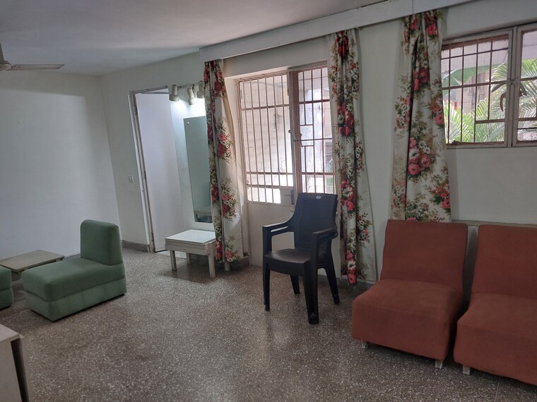 Living Room, east of kailash 1.5 Bedroom 1000 Sq.Ft. Builder Floor In East Of Kailash Delhi 9388035