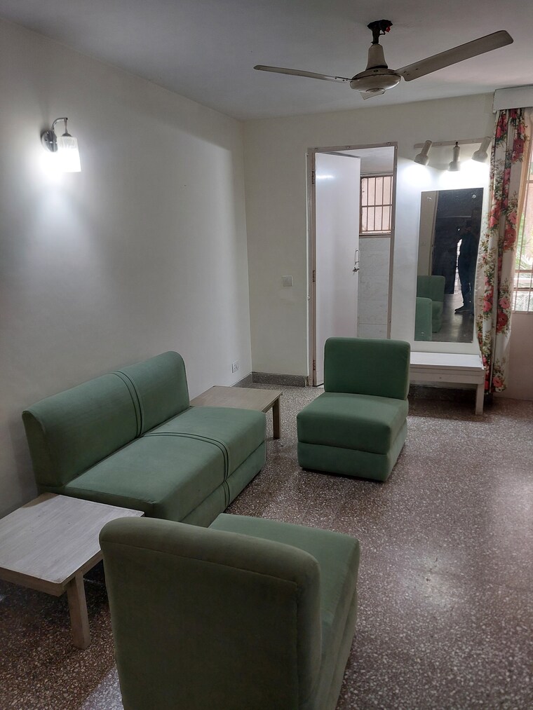 Living Room, east of kailash 1.5 Bedroom 1000 Sq.Ft. Builder Floor In East Of Kailash Delhi 9388035