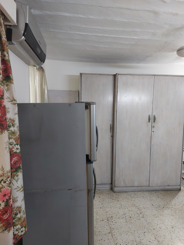 undefined, east of kailash 1.5 Bedroom 1000 Sq.Ft. Builder Floor In East Of Kailash Delhi 9388035