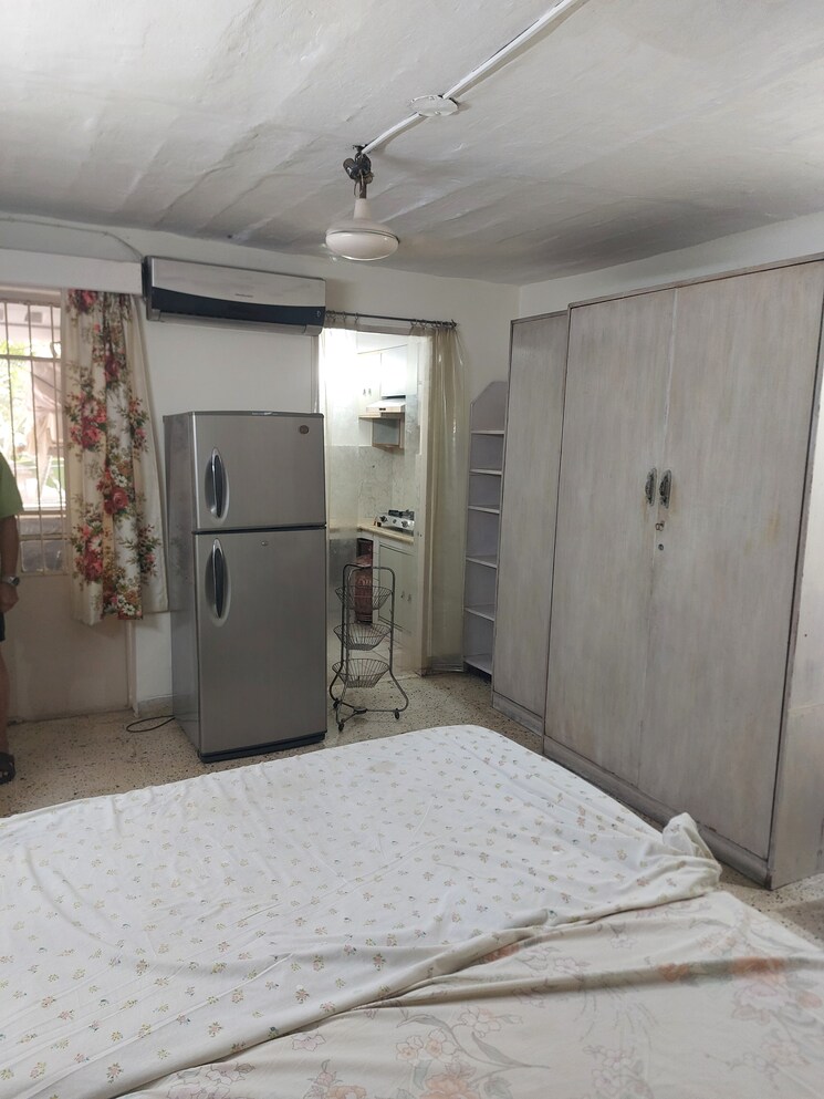 Kitchen, east of kailash 1.5 Bedroom 1000 Sq.Ft. Builder Floor In East Of Kailash Delhi 9388035