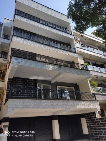  Showroom For Rent in Lajpat Nagar 4