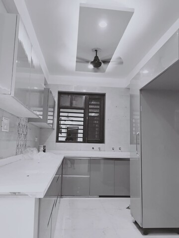 Kitchen in 3 BHK Builder Floor at Sector 37 – for Rent