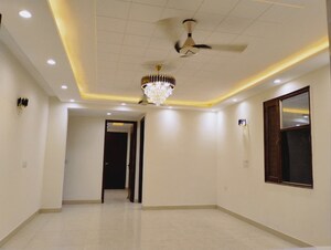 Living Room in 3 BHK Builder Floor at Sector 37 – for Rent