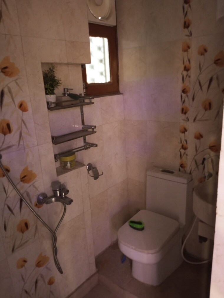 Bathroom, sector 9 dwarka 4 Bedroom 2300 Sq.Ft. Apartment In Sector 9 Dwarka Delhi 9388047