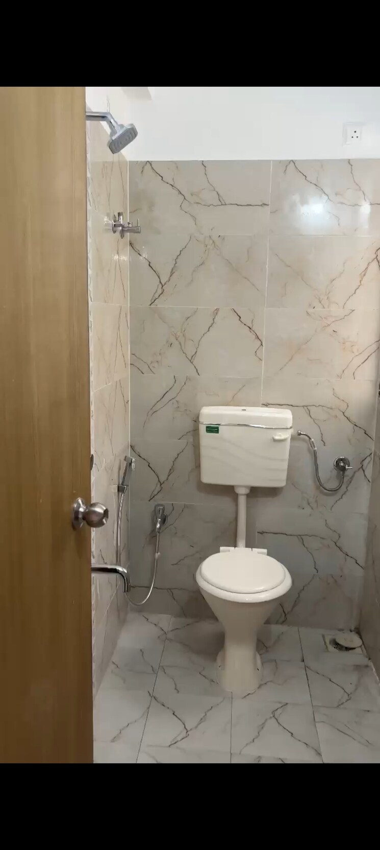 Bathroom, manish nagar 3 Bedroom 600 Sq.Ft. Apartment In Manish Nagar Mumbai 9388056