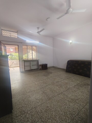 Parking in 2 BHK Builder Floor at Malviya Nagar – for Rent