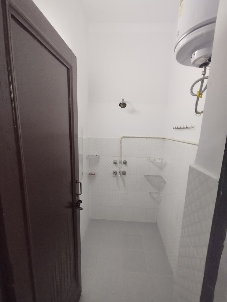 Bathroom, malviya nagar 2 Bedroom 900 Sq.Ft. Builder Floor In Malviya Nagar Delhi 9388065