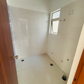 Bathroom in 4 BHK Builder Floor at Sare Springview Floors, Lal Kuan – for Sale