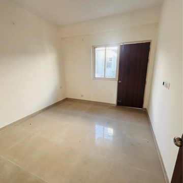 Room in 4 BHK Builder Floor at Sare Springview Floors, Lal Kuan – for Sale