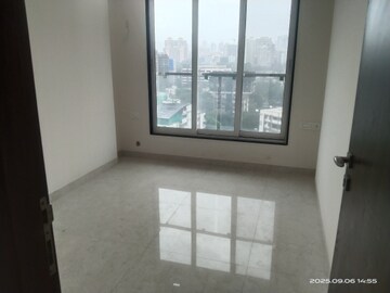 Room in 1 BHK Apartment at Suyog CHS Goregaon West, Goregaon West – for Sale