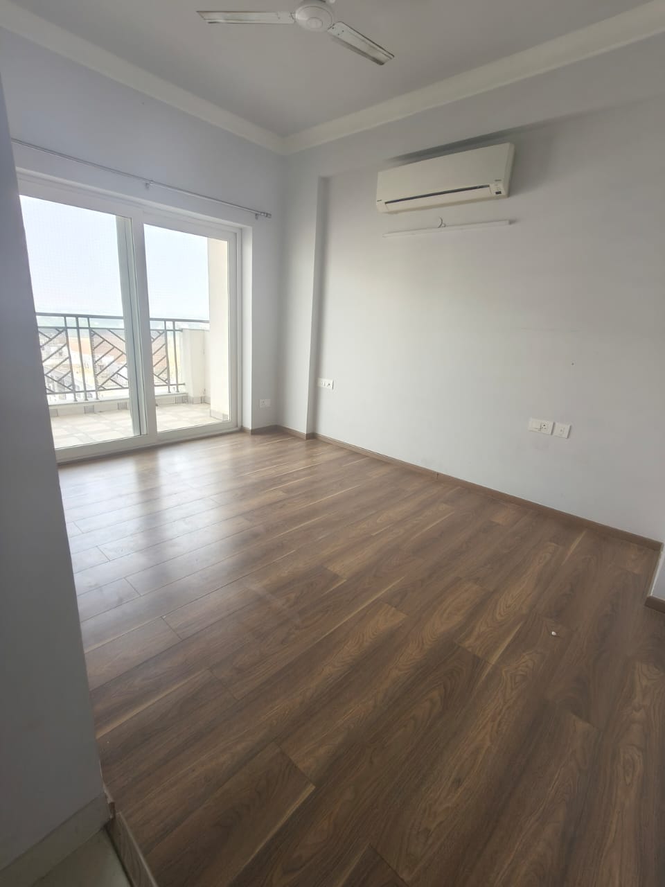 3 BHK + Pooja Room Builder Floor For Rent in Central Park Flower Valley Aqua Front Towers