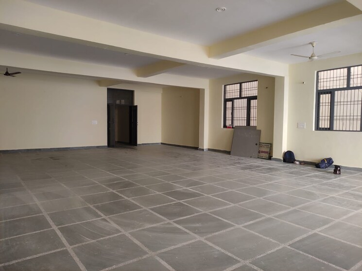 Room, site 4 sahibabad Commercial Warehouse 1600 Sq.Ft. In Site 4 Sahibabad Ghaziabad 9388140