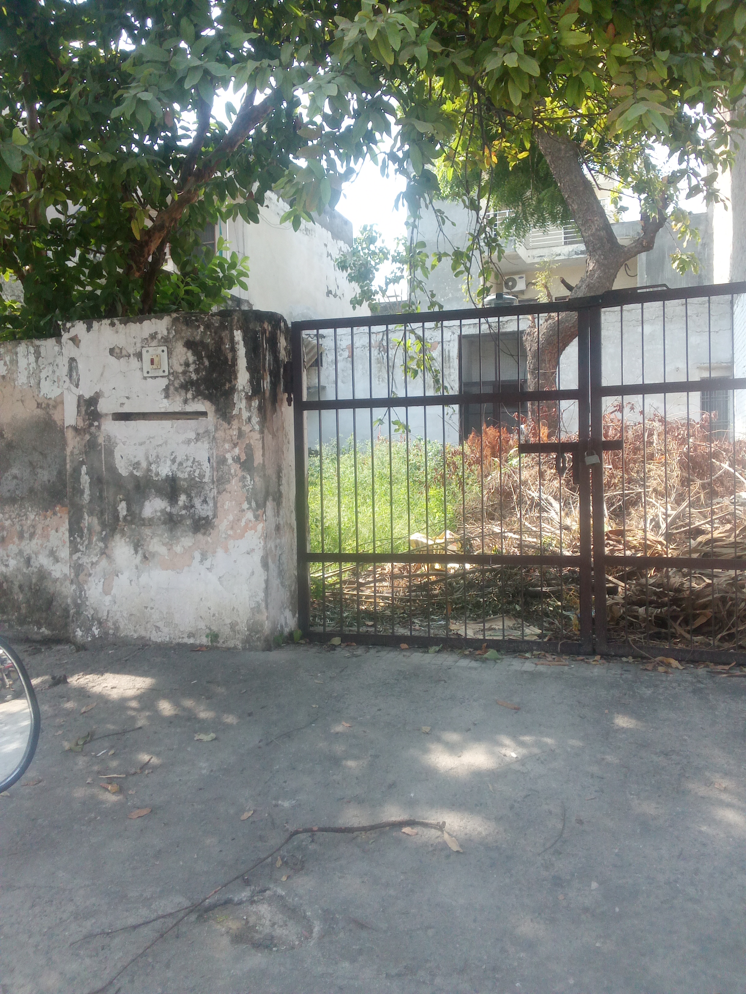 Plot For Sale in Independent House 