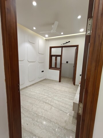 Room in 2 BHK Builder Floor at Subhash Nagar – for Rent