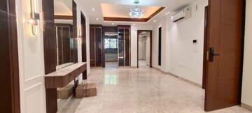 Living Room in 4 BHK Builder Floor at Dlf Phase ii – for Rent