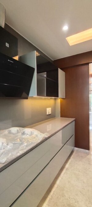 Kitchen in 4 BHK Builder Floor at Dlf Phase ii – for Rent