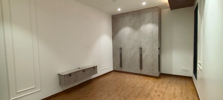 Room, dlf phase ii 4 Bedroom 300 Sq.Yd. Builder Floor In Dlf Phase ii Gurgaon 9388174