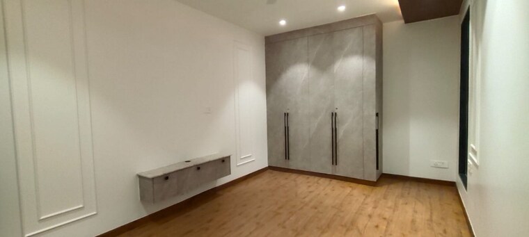 Room, dlf phase ii 4 Bedroom 300 Sq.Yd. Builder Floor In Dlf Phase ii Gurgaon 9388174