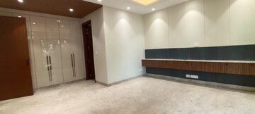  4 BHK Builder Floor at Dlf Phase ii – for Rent