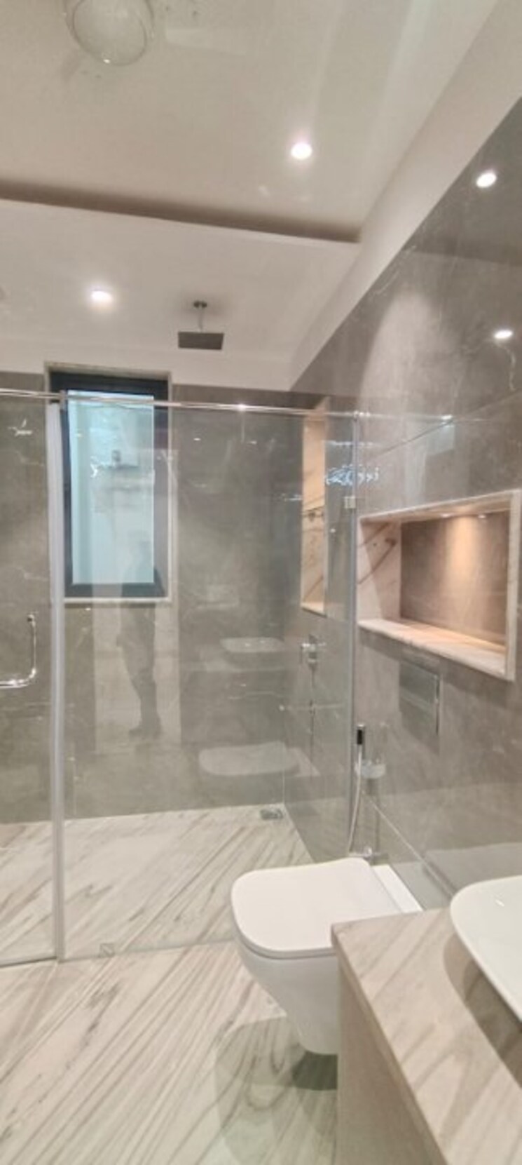 Bathroom, dlf phase ii 4 Bedroom 300 Sq.Yd. Builder Floor In Dlf Phase ii Gurgaon 9388174