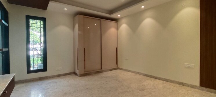 Room, dlf phase ii 4 Bedroom 300 Sq.Yd. Builder Floor In Dlf Phase ii Gurgaon 9388174