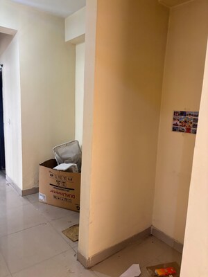 Furnished Amenities in 3 BHK Apartment at Skytech Matrott, Sector 76 – for Rent