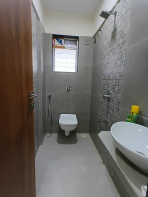 Bathroom in 3 BHK Apartment at Oberoi Realty Woods, Goregaon East – for Sale