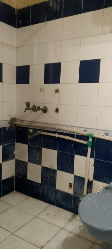 Kitchen in 3 BHK Builder Floor at Spring Field, Sector 31 – for Rent