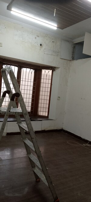 Staircase in 3 BHK Builder Floor at Spring Field, Sector 31 – for Rent