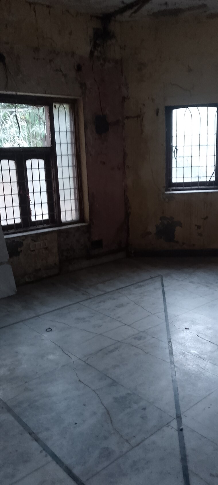 Room, spring-field 3 Bedroom 1550 Sq.Ft. Builder Floor In Sector 31 Faridabad 9388246