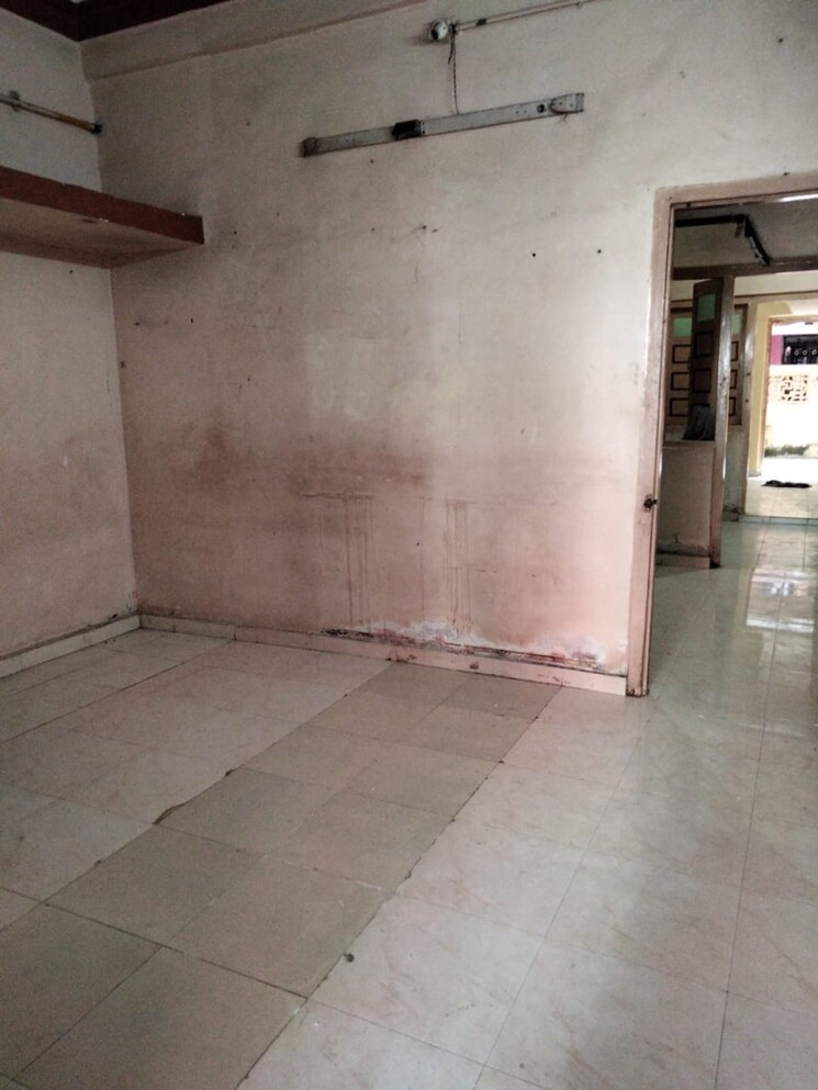 Room, anand mahal road 3 Bedroom 770 Sq.Ft. Independent House In Anand Mahal Road Surat 9388242