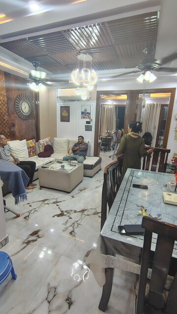 Team Area in 4 BHK Builder Floor at Dwarka Mor – for Rent