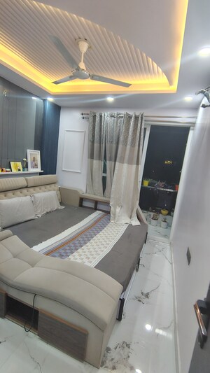 Team Area in 4 BHK Builder Floor at Dwarka Mor – for Rent