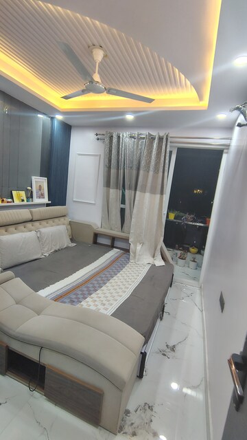 Team Area in 4 BHK Builder Floor at Dwarka Mor – for Rent