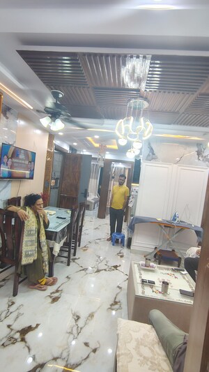 Team Area in 4 BHK Builder Floor at Dwarka Mor – for Rent