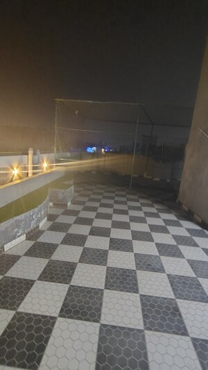 Parking in 4 BHK Builder Floor at Dwarka Mor – for Rent