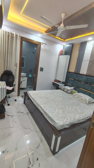 Bedroom in 4 BHK Builder Floor at Dwarka Mor – for Rent