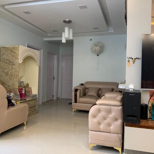 Living Room in 3 BHK Apartment at Gomti Nagar – for Rent