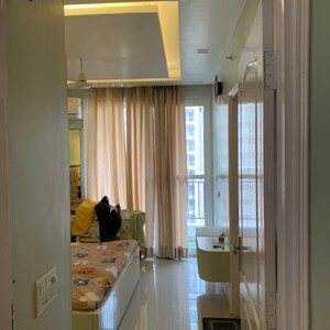 Master Bedroom in 3 BHK Apartment at Gomti Nagar – for Rent