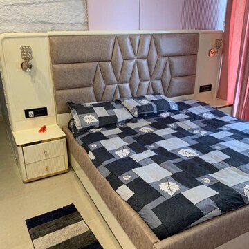 Bedroom in 3 BHK Apartment at Gomti Nagar – for Rent