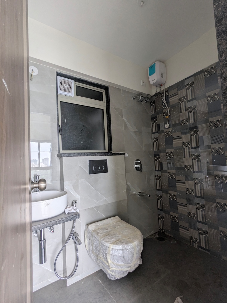 Bathroom, veena-smart-homes 1 Bedroom 393 Sq.Ft. Apartment In Kandivali West Mumbai 9388296