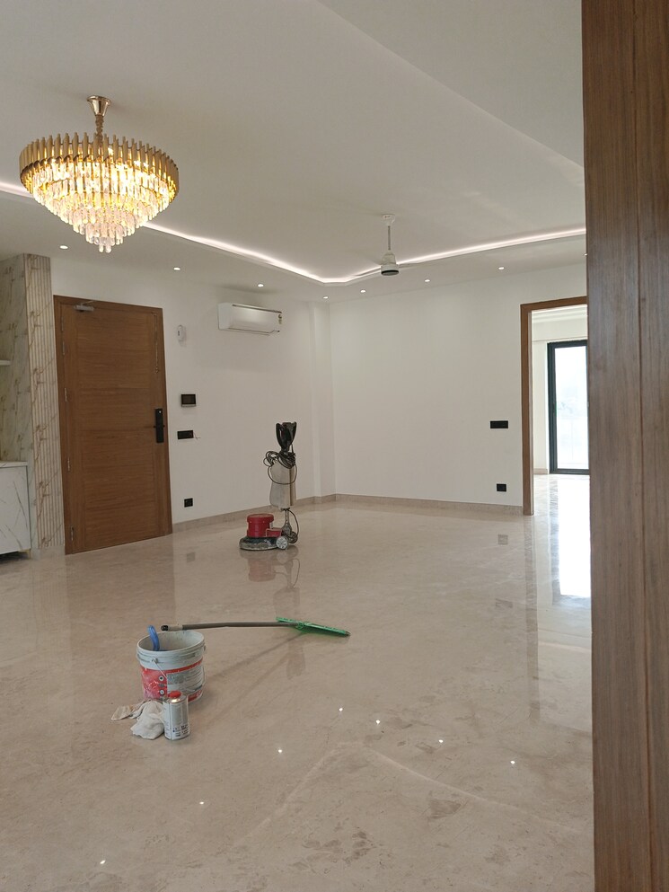 Room, gupta-awas 4 Bedroom 3000 Sq.Ft. Builder Floor In Sector 43 Gurgaon 9388333