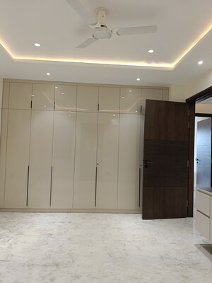 Building Lobby in 4 BHK Builder Floor at Gupta Awas, Sector 43 – for Rent