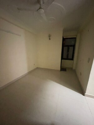 Room in 1.5 BHK Builder Floor at Saket – for Rent