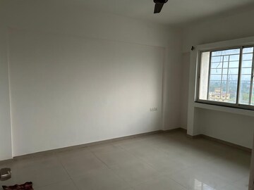 Room in 3 BHK Apartment at Splendour County, Rahatani – for Rent