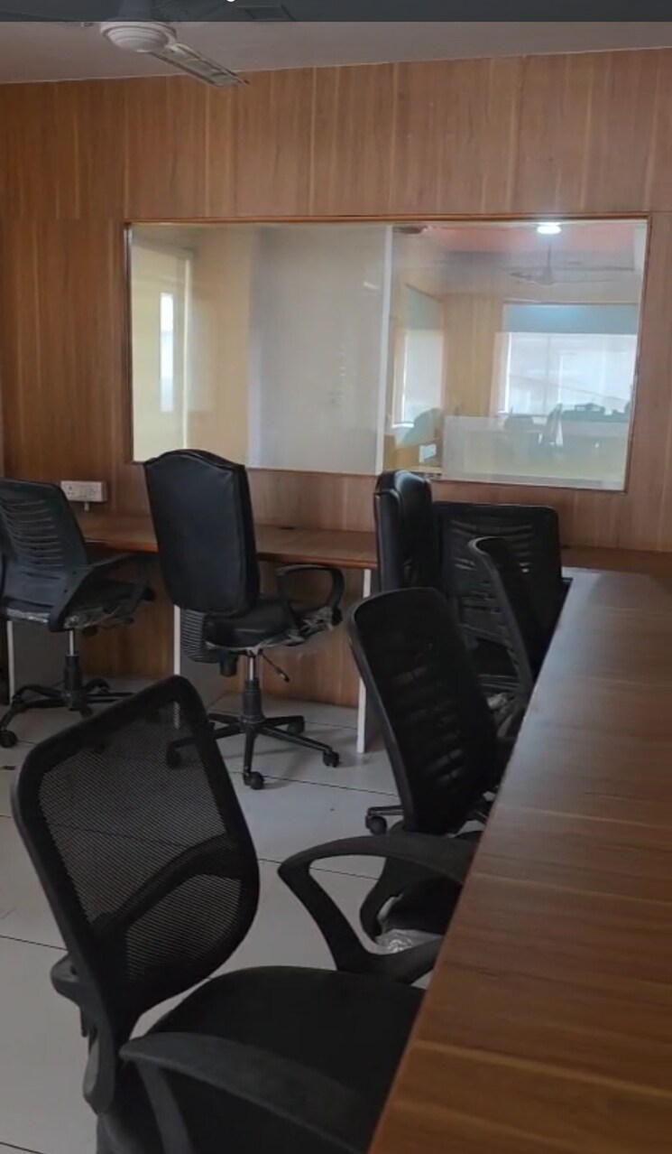 Team Area, alkapuri Commercial Office Space 3000 Sq.Ft. In Alkapuri Vadodara 9388355